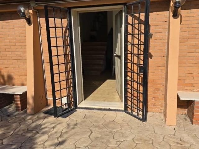 Villa Indipendente in affitto a Marina di Tor San Lorenzo Sud, Roma Capitale