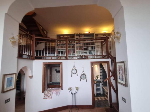 Villa Indipendente in affitto a Monte Compatri, Roma Capitale