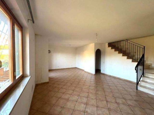 Villa Indipendente in affitto a Poggio dell'Asino, Roma Capitale
