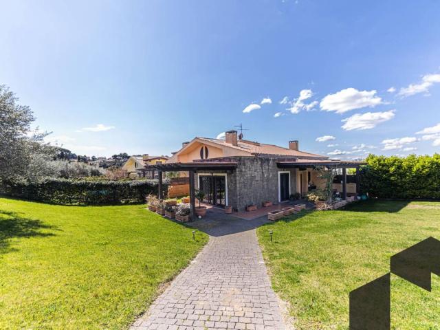 Villa Indipendente in affitto a Roma Capitale, Lazio