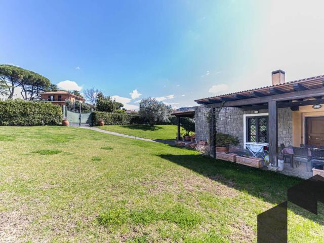 Villa Indipendente in affitto a Roma Capitale, Lazio