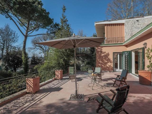 Villa Indipendente in affitto a Municipio Roma II, Roma Capitale