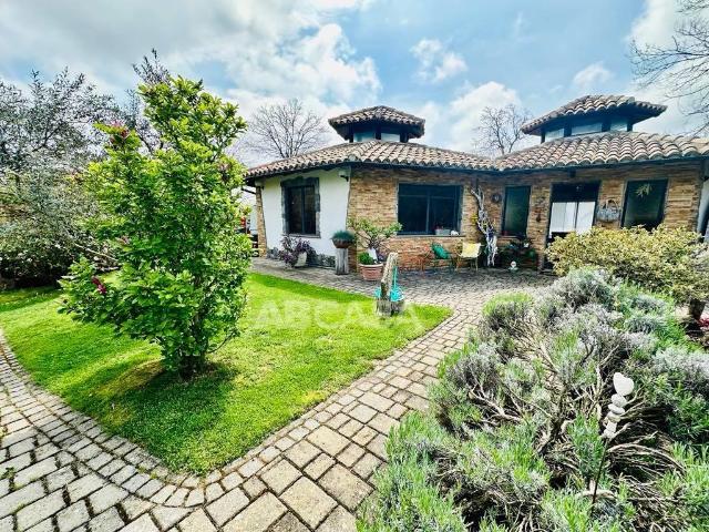 Villa Indipendente in affitto a Acqua del Peschio, Roma Capitale