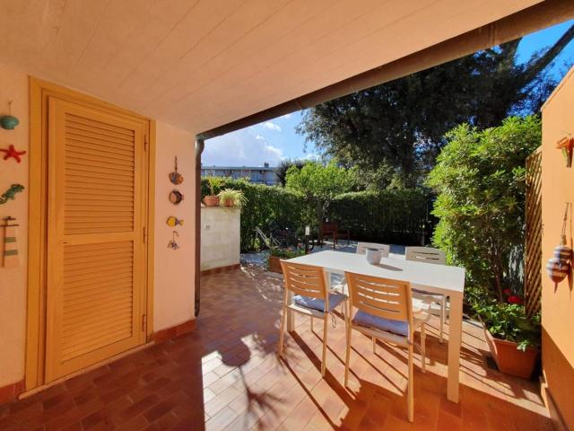 Villa Indipendente in affitto a Fregene, Roma Capitale