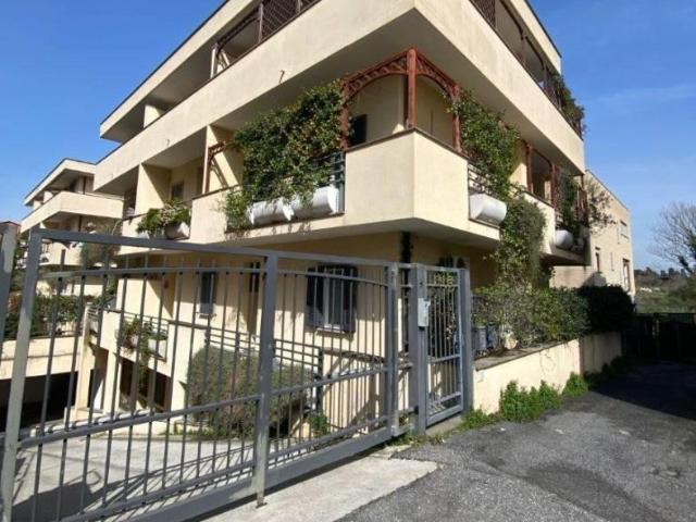 Villa Indipendente in affitto a Municipio Roma XII, Roma Capitale