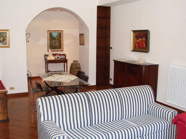 Appartamento in affitto a Carbognano, Lerici