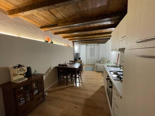 Appartamento in affitto a Centro Direzionale, Prato