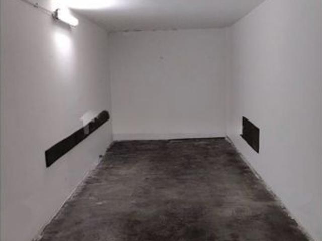Box in affitto a Municipio 6, Milano