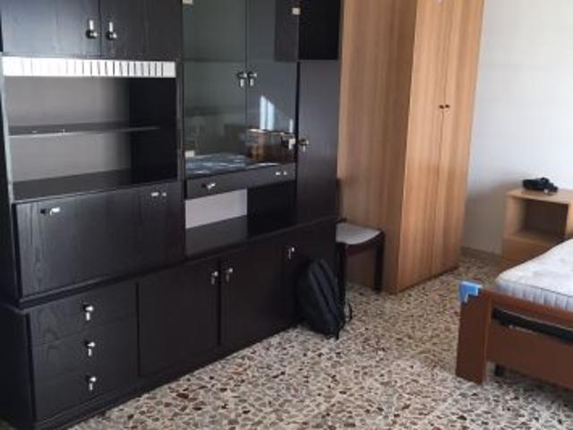 Stanza in affitto a Re, Italia