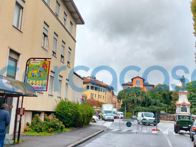 Appartamento in affitto a Zona Centro, Brescia
