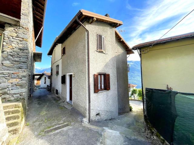 Villa Indipendente in affitto a Mello, Lombardia