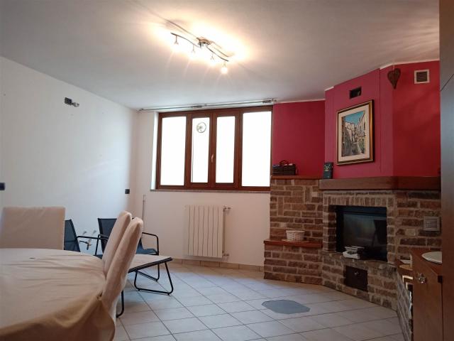 Villa Indipendente in affitto a Cuoricino, Cardano Al Campo