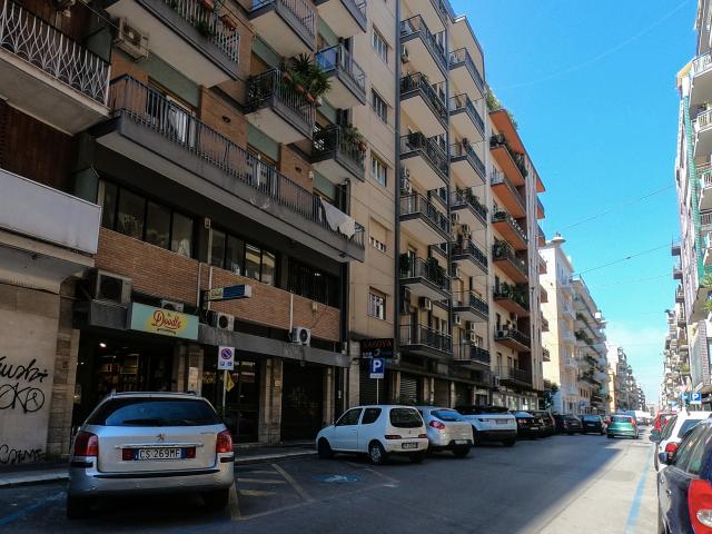 Ufficio in affitto a Municipio 1, Puglia