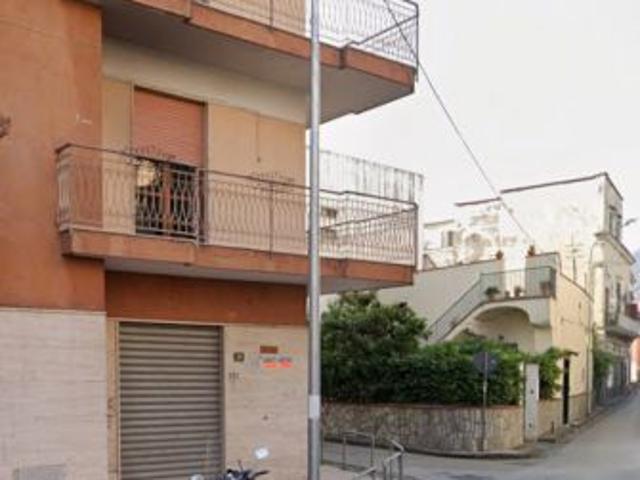 Locale Commerciale in affitto a Boscoreale, Campania