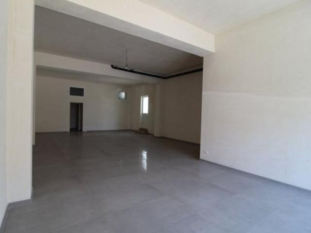 Locale Commerciale in affitto a Puglia, Brindisi