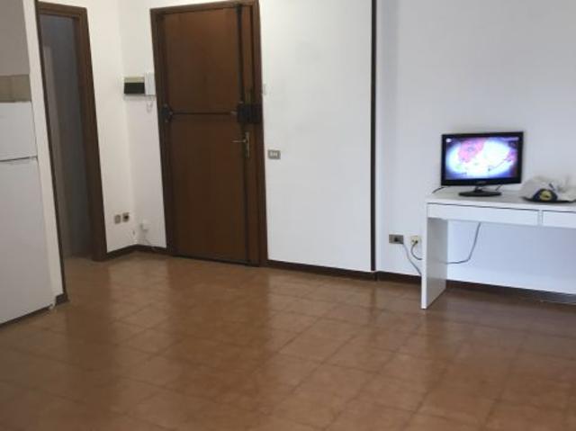 Monolocale in affitto a Milano, Lombardia