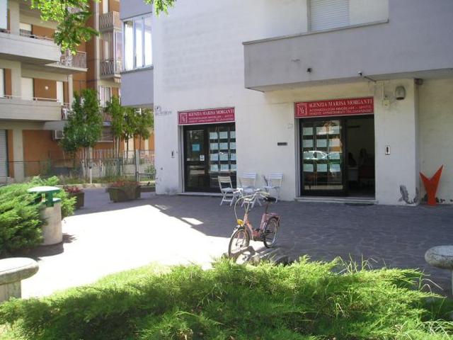 Locale Commerciale in affitto a Ravenna, Reggio Emilia