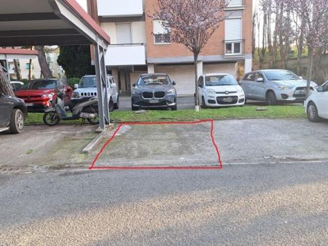 Box in affitto a Stazione, Livorno