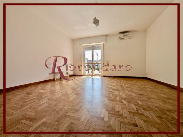 Appartamento in affitto a Municipio 1, Milano