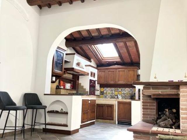Villa Indipendente in affitto a Centro Direzionale, Prato