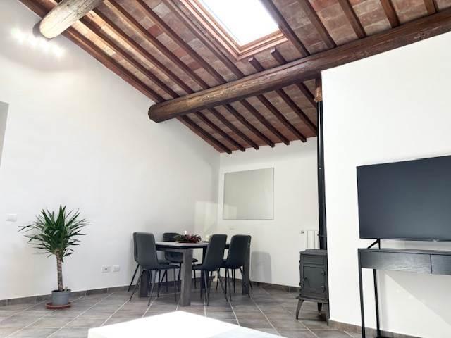 Villa Indipendente in affitto a Centro Direzionale, Prato