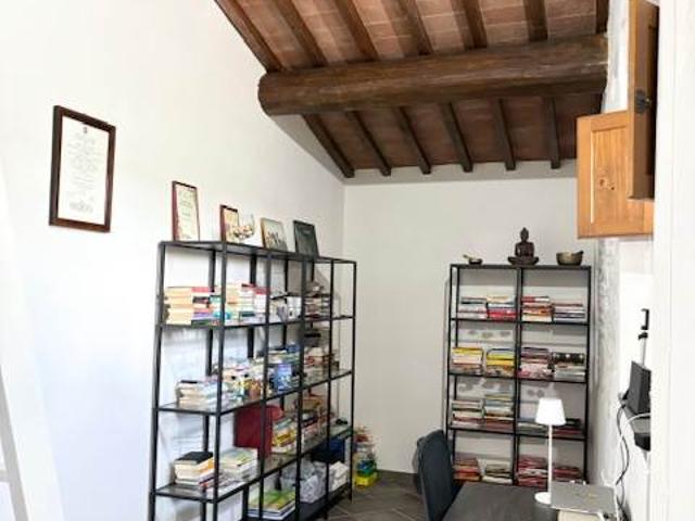 Villa Indipendente in affitto a Centro Direzionale, Prato