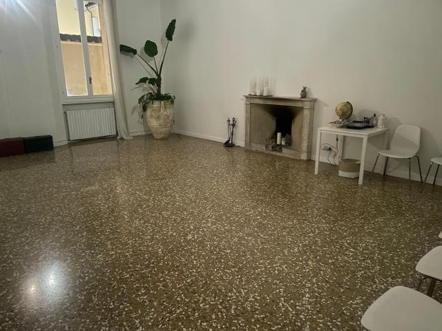 Ufficio in affitto a Santo Stefano, Bologna