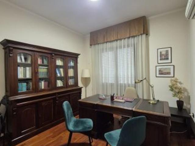 Ufficio in affitto a Caserta, Campania