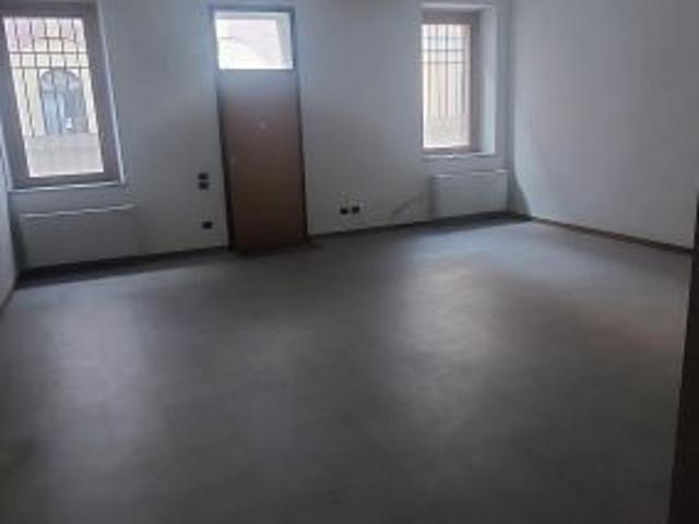 Ufficio in affitto a Stradella, Lombardia