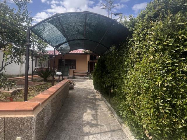 Villa Indipendente in affitto a Municipalità 2, Campania