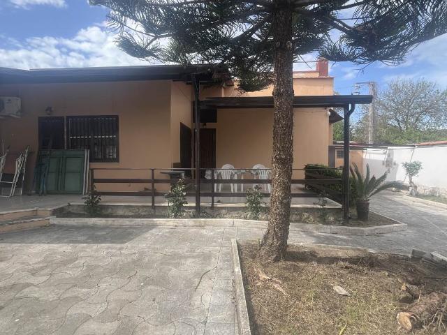 Villa Indipendente in affitto a Municipalità 2, Campania