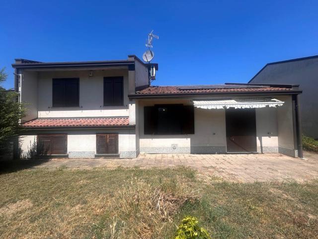 Villa Indipendente in affitto a Vigevano, Lombardia