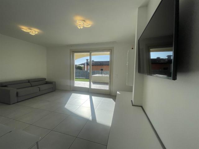 Villa Indipendente in affitto a Gardoncino, Manerba Del Garda