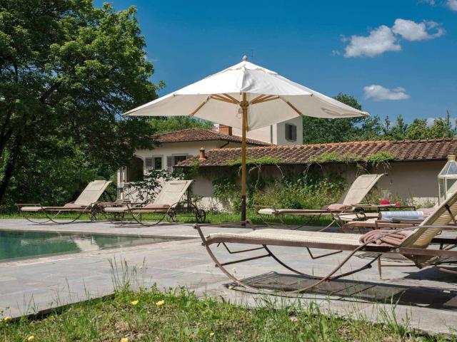 Villa Indipendente in affitto a Unione di Comuni Valdarno e Valdisieve, Reggello