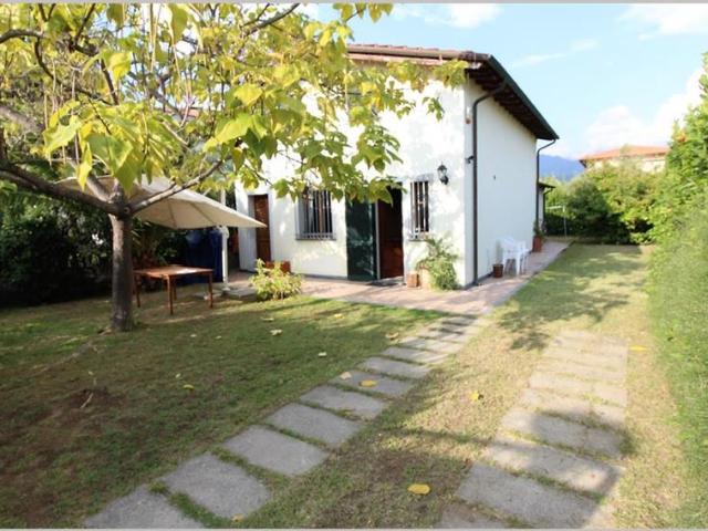 Villa Indipendente in affitto a Roma Imperiale, Forte Dei Marmi