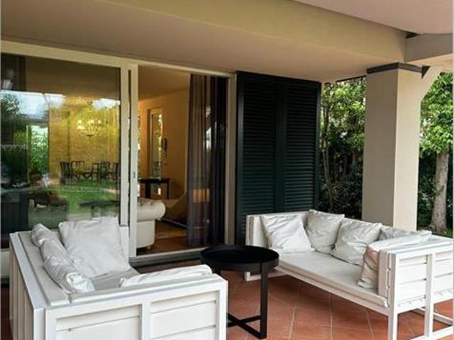 Villa Indipendente in affitto a Roma Imperiale, Forte Dei Marmi