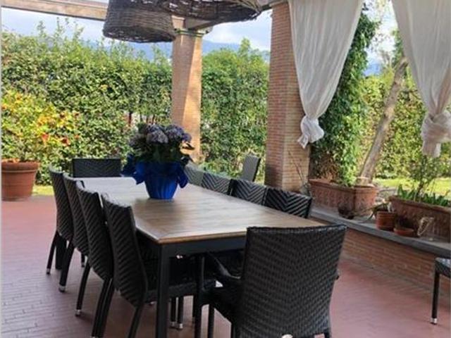 Villa Indipendente in affitto a Roma Imperiale, Forte Dei Marmi
