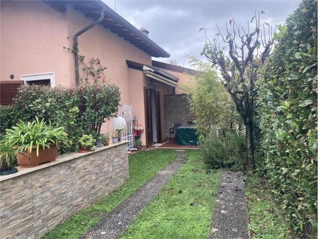 Villa Indipendente in affitto a Roma Imperiale, Forte Dei Marmi
