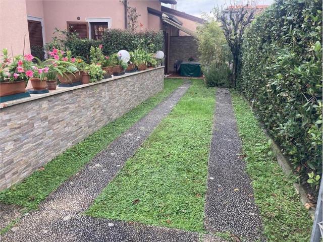 Villa Indipendente in affitto a Roma Imperiale, Forte Dei Marmi