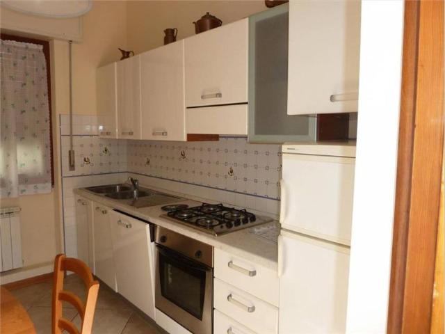 Villa Indipendente in affitto a Roma Imperiale, Forte Dei Marmi