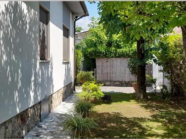 Villa Indipendente in affitto a Roma Imperiale, Forte Dei Marmi