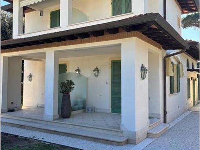 Villa Indipendente in affitto a Roma Imperiale, Forte Dei Marmi