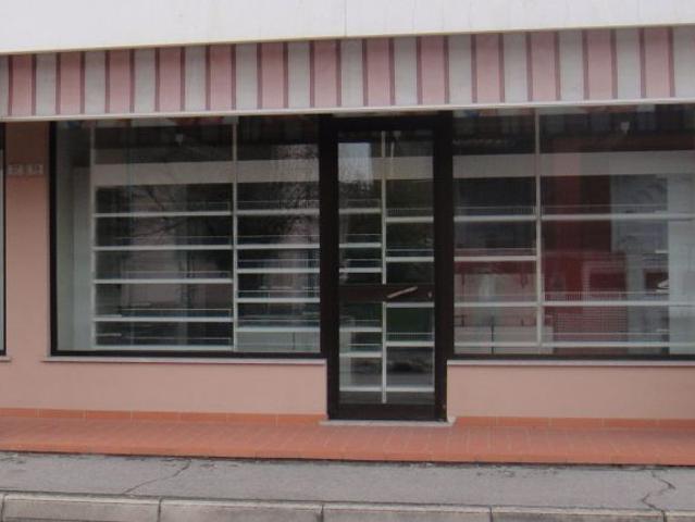 Locale Commerciale in affitto a Staranzano, Friuli-Venezia Giulia