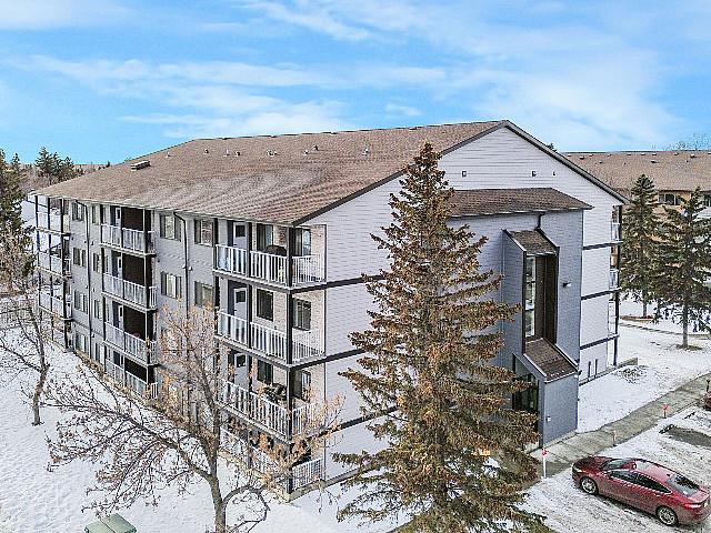 Condo for sale in Wedgewood, Alberta