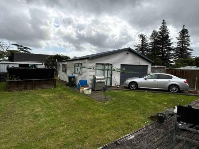 House for rent in Point England, Oroua County