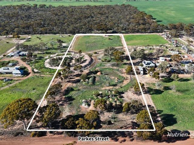 Cottage for sale in Burracoppin, Western Australia
