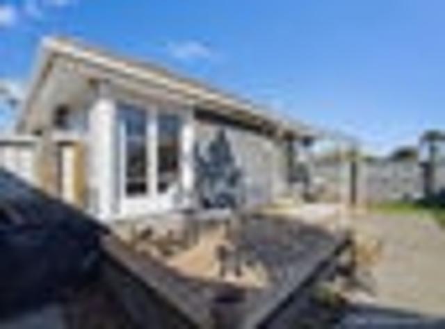 House for sale in Chaslands, Canterbury