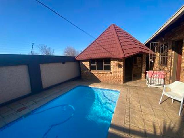 House for sale in Middelburg, Eastern Cape