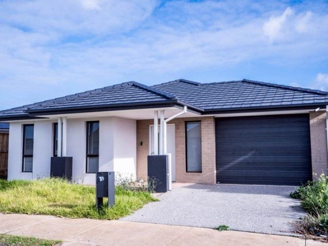 House for rent in Manor Lakes, Melbourne