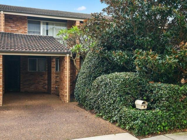 Townhouse for sale in Ambergate, New South Wales